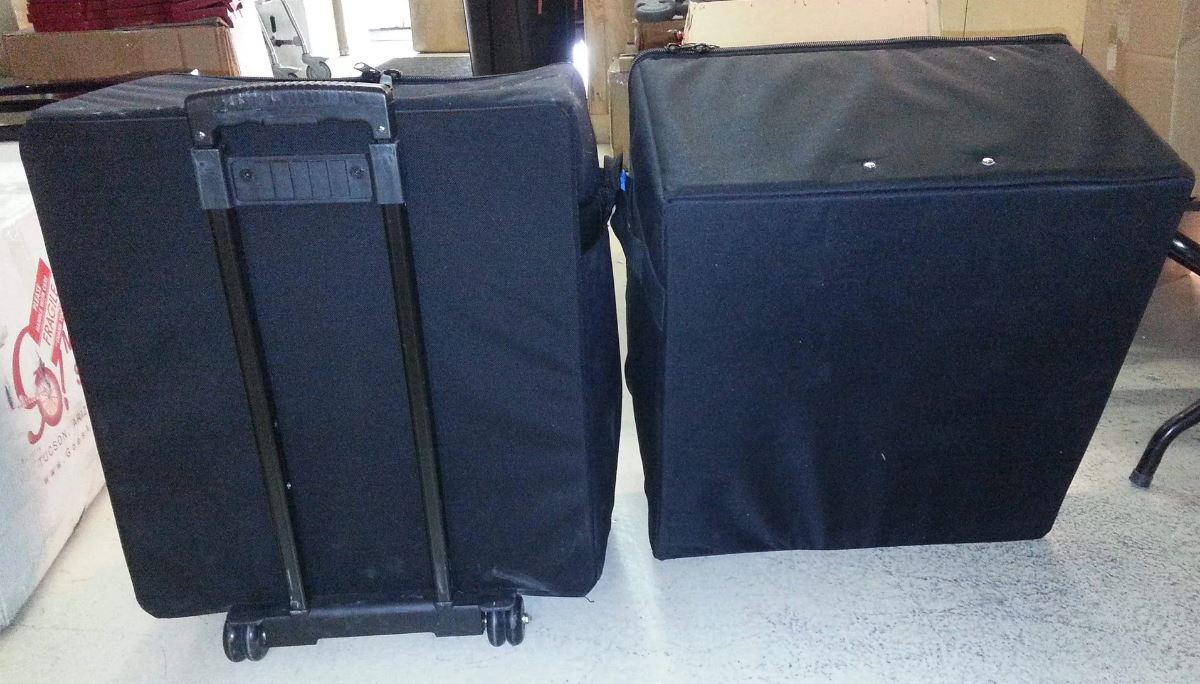 Wheeled Travel Case w/Retractable Handle