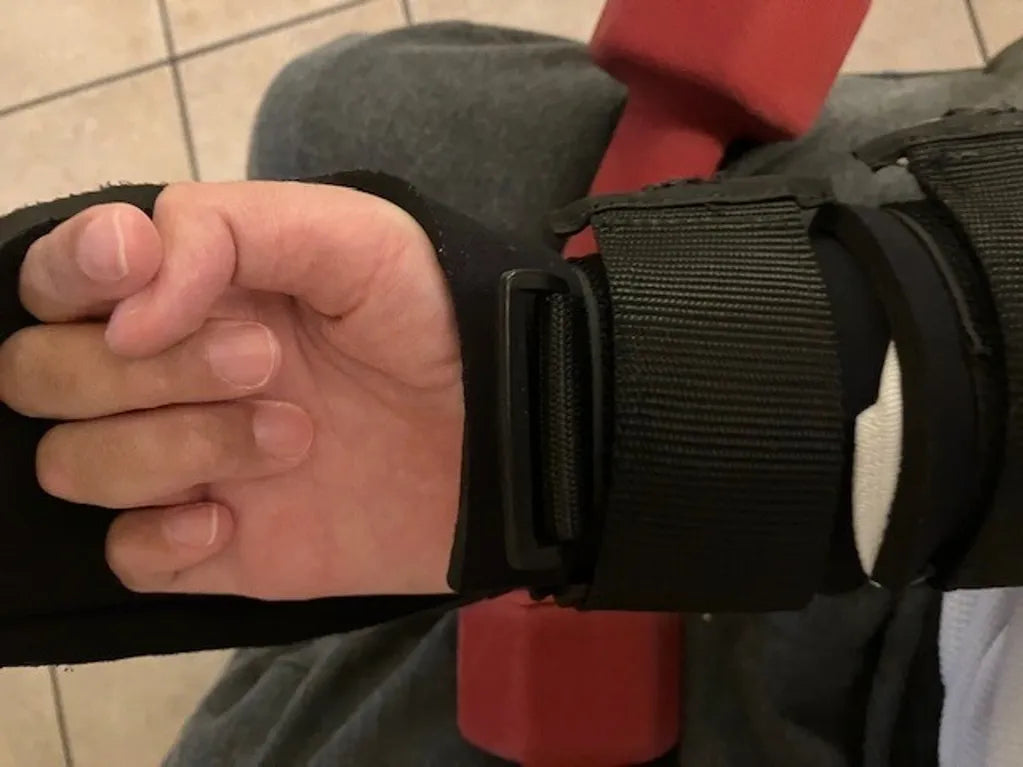 Adaptive workout gloves