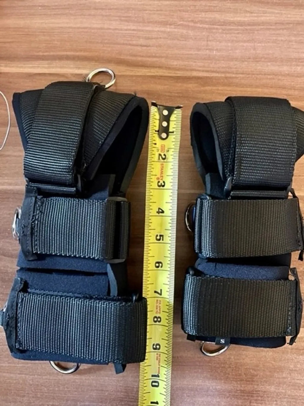 Adaptive workout gloves measurements