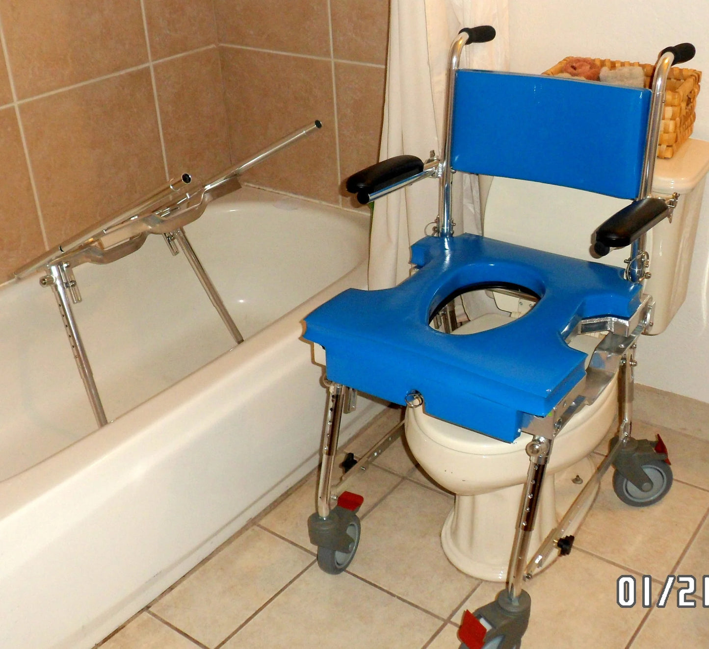 GO-ANYWHERE COMMODE, SHOWER 'N TUB CHAIR (CST)
